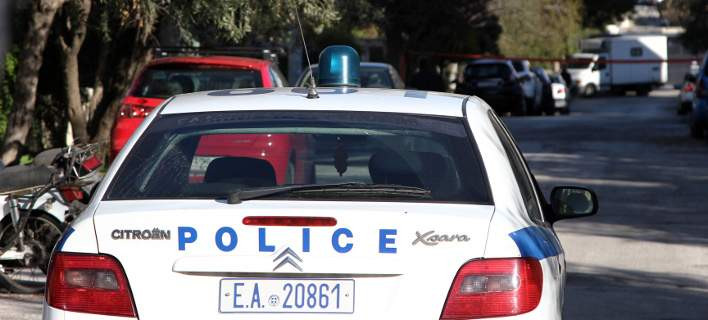 Ντου κουκουλοφόρων στα Μελίσσια – Εσπασαν βιτρίνες μαγαζιών και τράπεζες